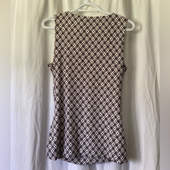 White House Black Market Top- Size S - Picture 4 of 4